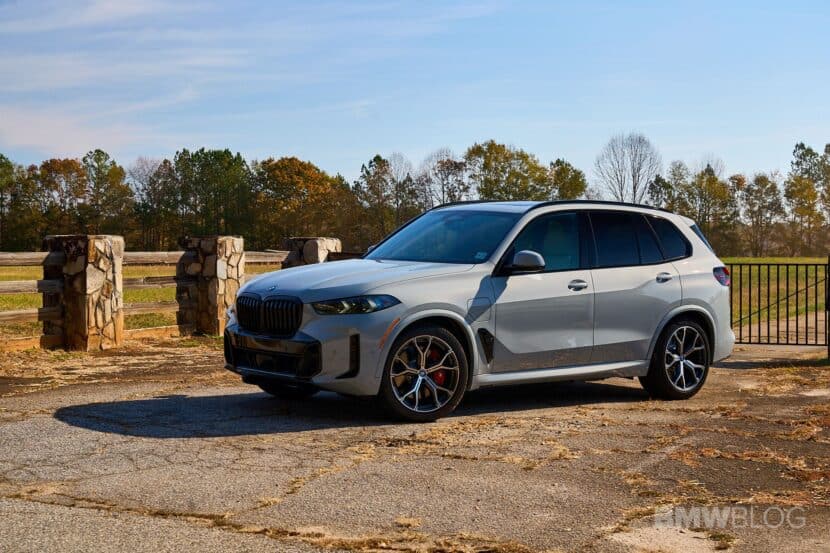 2024-bmw-x5-xdrive50e-brooklyn-grey-01