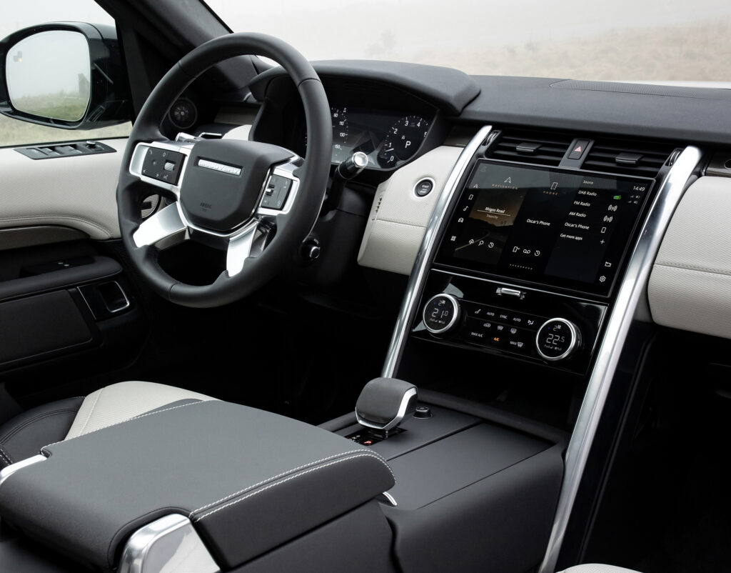  Water Keeps Wrecking Discovery’s Camera, So Land Rover Is Reaching For A Drill