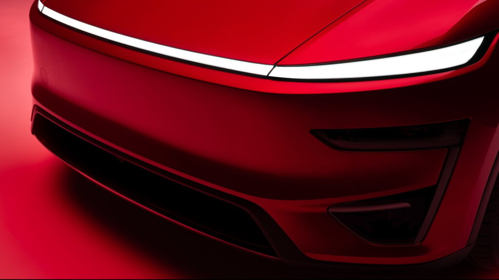  Woman Wants $10 Million From Tesla After Crashing During Test Drive, Blames Insane Mode