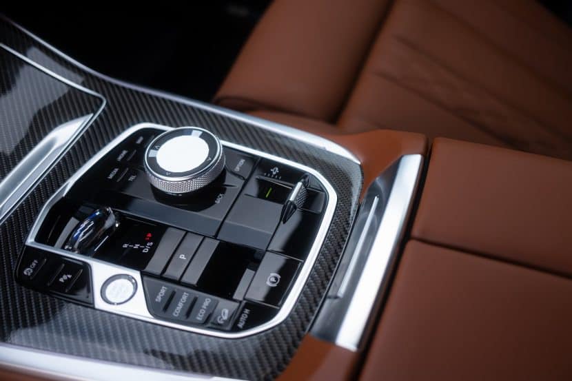 2026 BMW X7 XDRIVE 40D URBAN GREEN SOLID 3