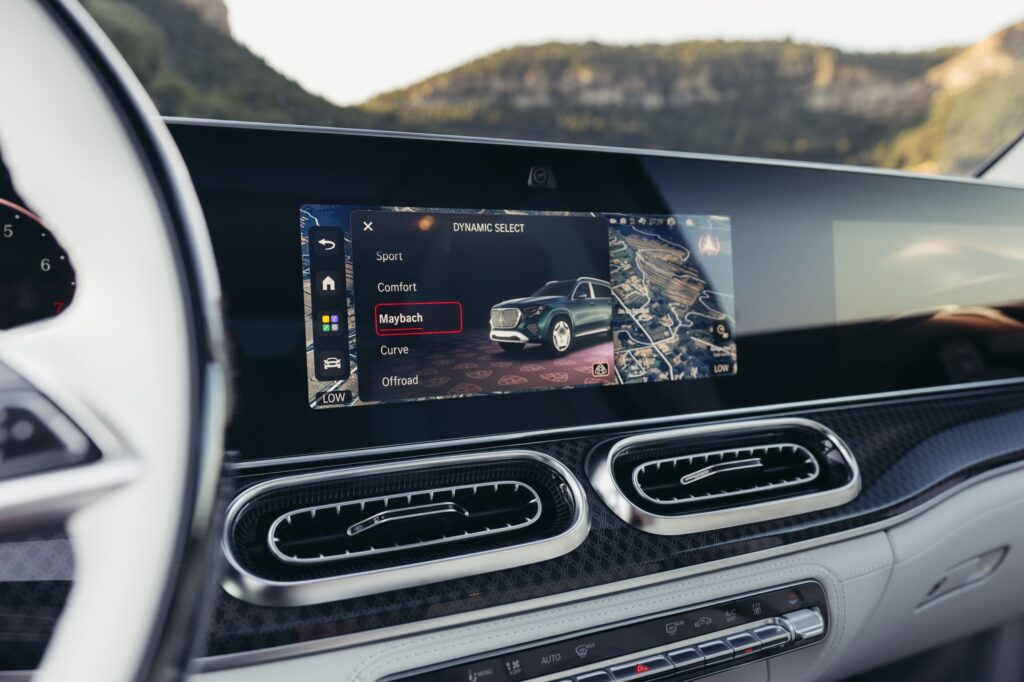  Mercedes Admits It Went Too Far Killing Buttons, But Don’t Expect Fewer Screens
