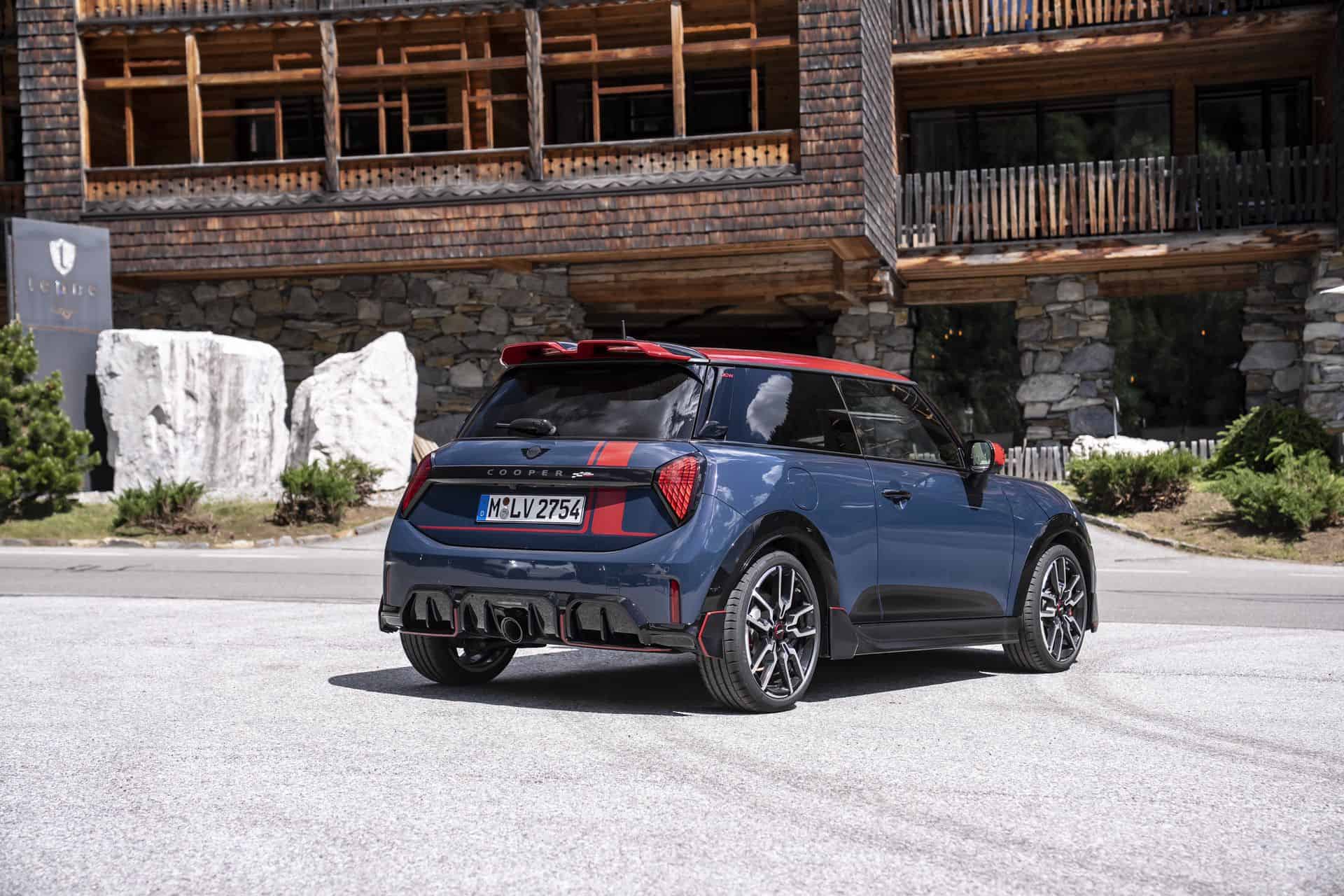 MINI JOHN COOPER WORKS GENUINE ACCESSORIES 01