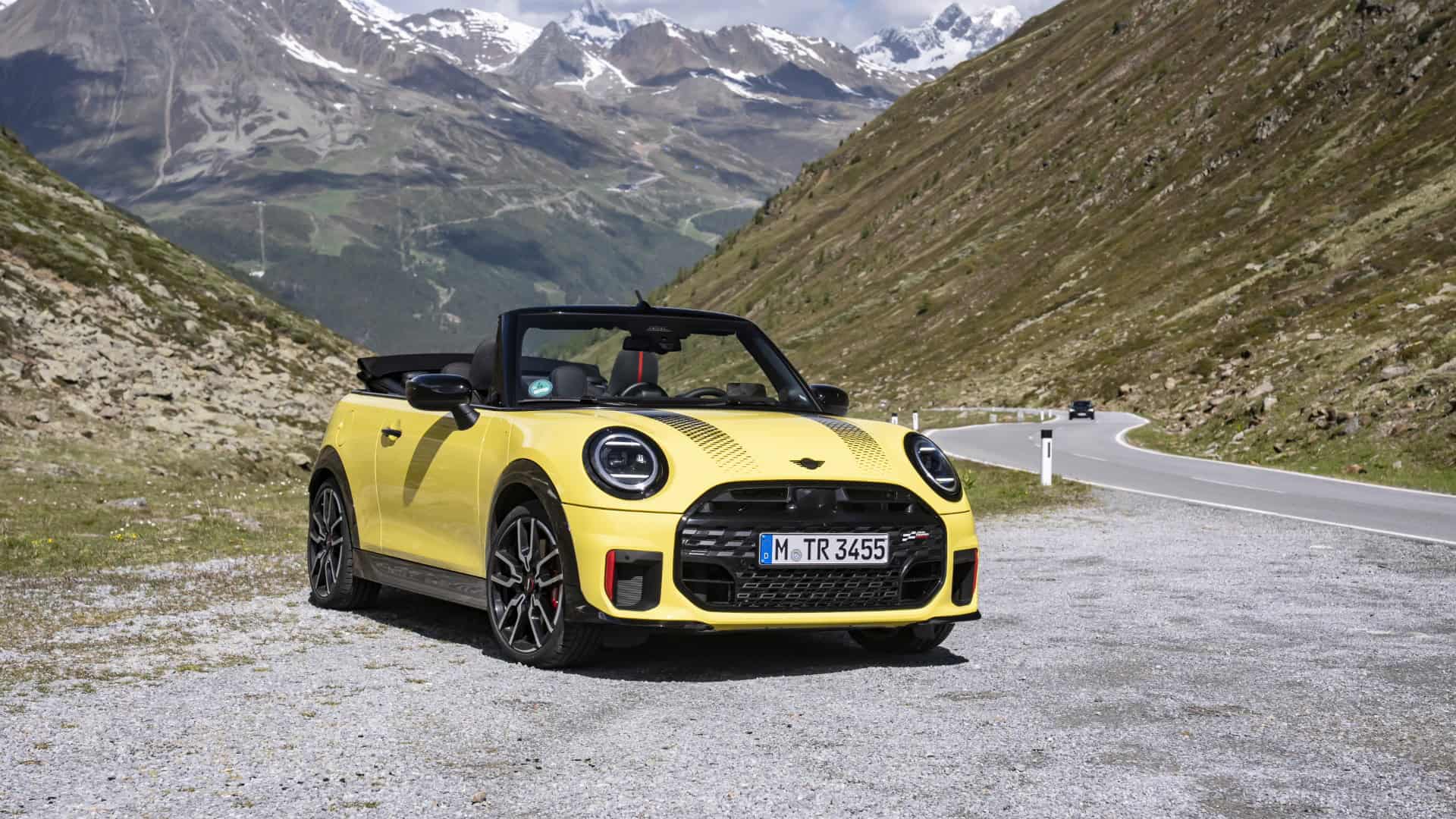 MINI JOHN COOPER WORKS CONVERTIBLE SUNNY SIDE YELLOW FRONT