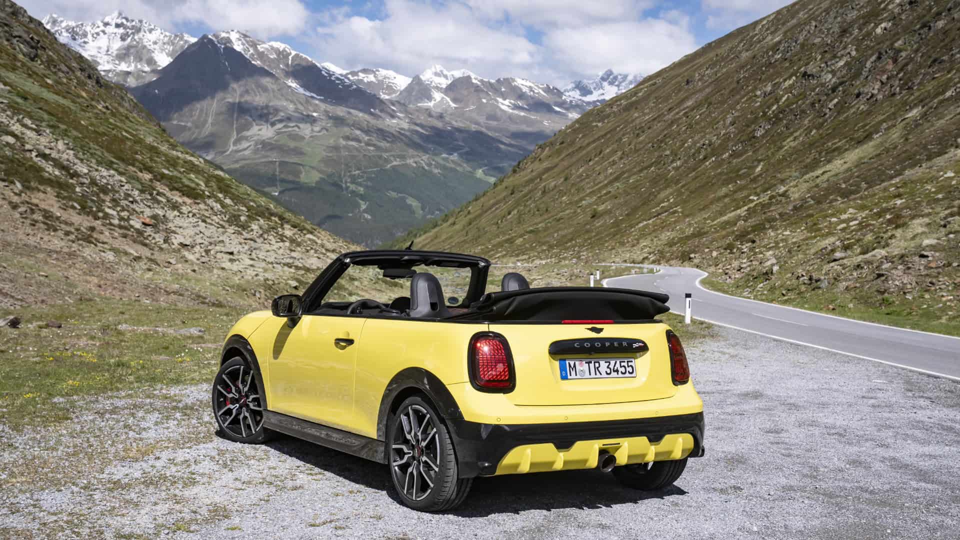 MINI JOHN COOPER WORKS CONVERTIBLE SUNNY SIDE YELLOW REAR SIDE