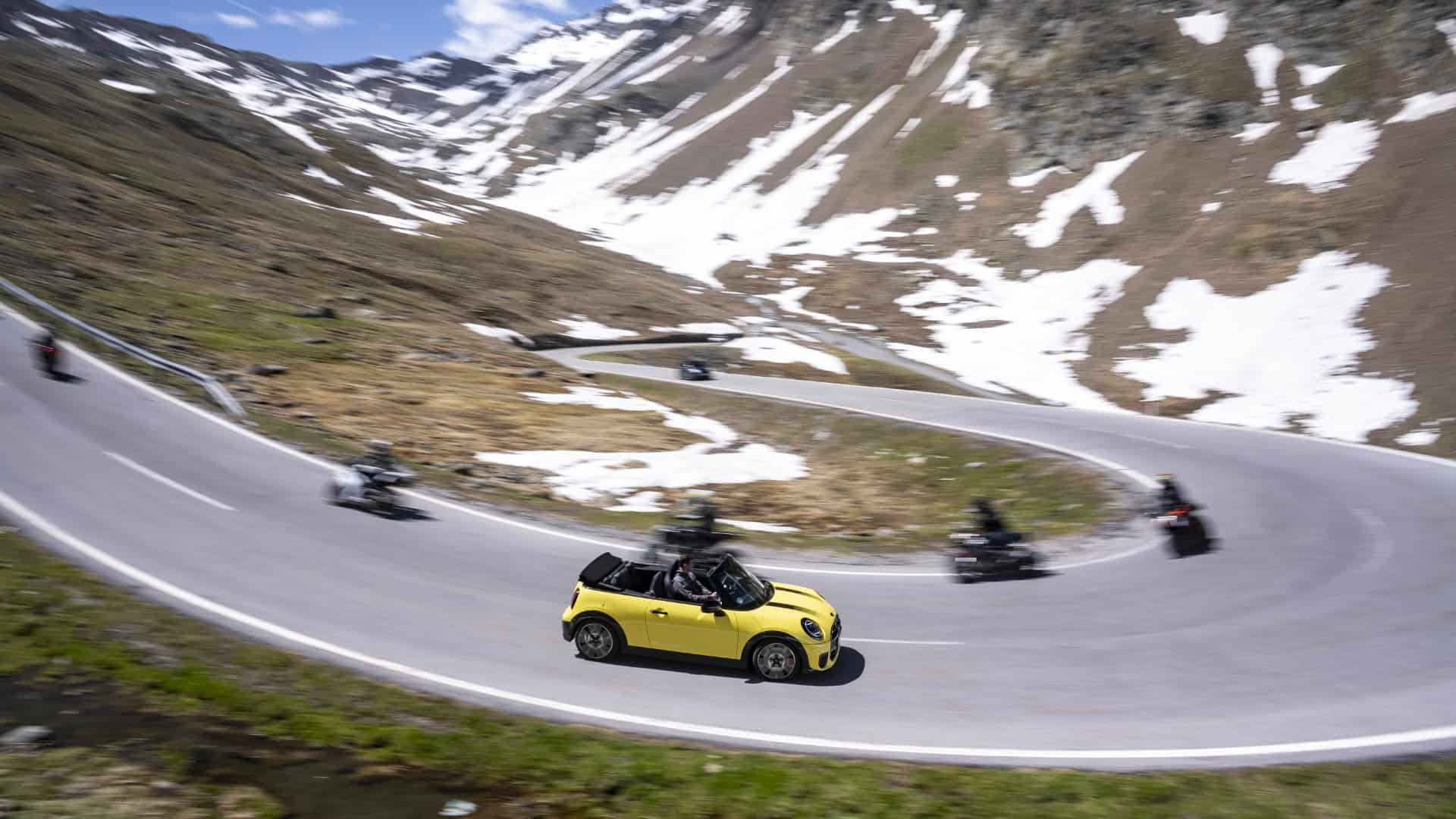 MINI JOHN COOPER WORKS CONVERTIBLE SUNNY SIDE YELLOW SIDE IN MOTION