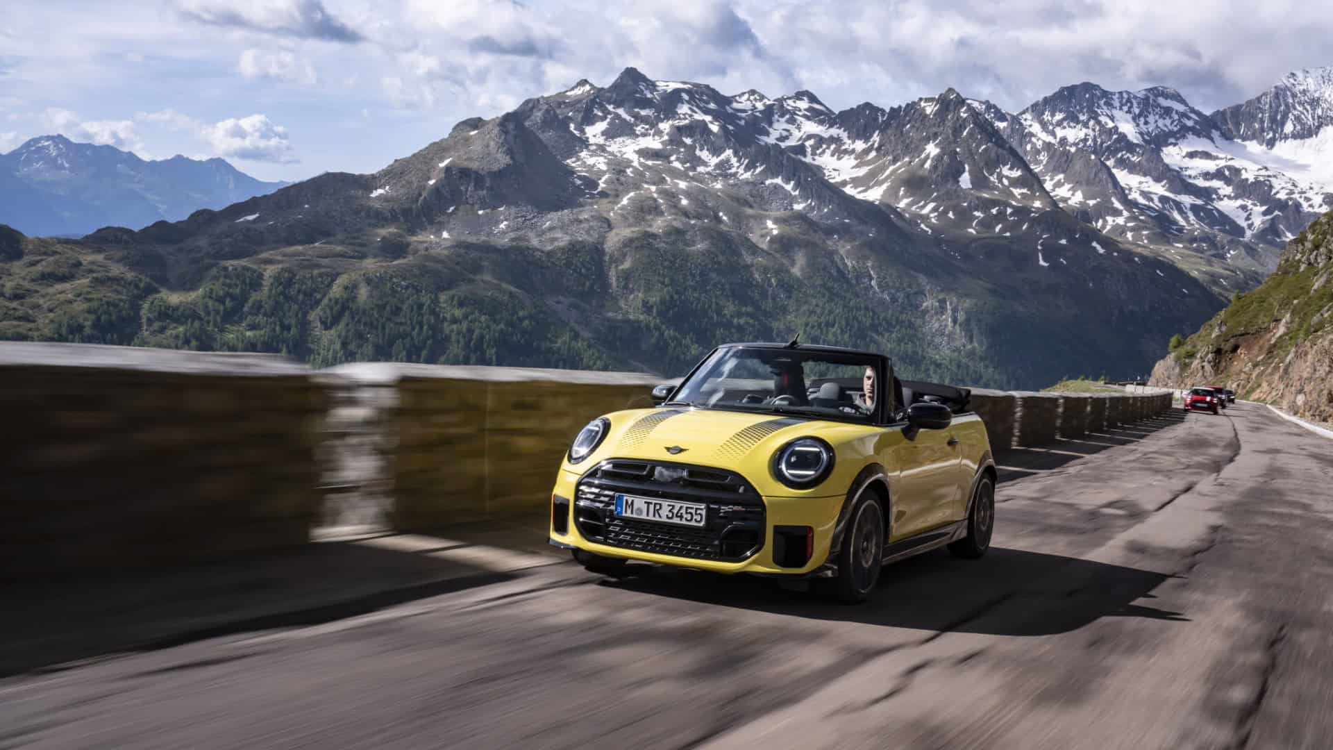 MINI JOHN COOPER WORKS CONVERTIBLE SUNNY SIDE YELLOW