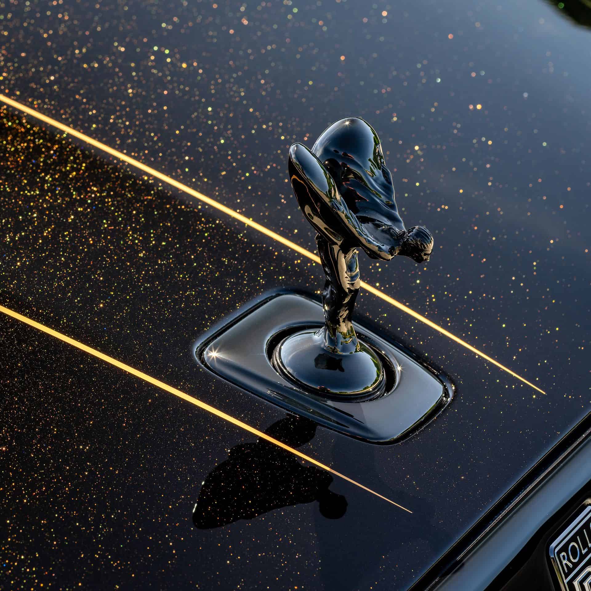ROLLS ROYCE GHOST BLACK AND GOLD 06