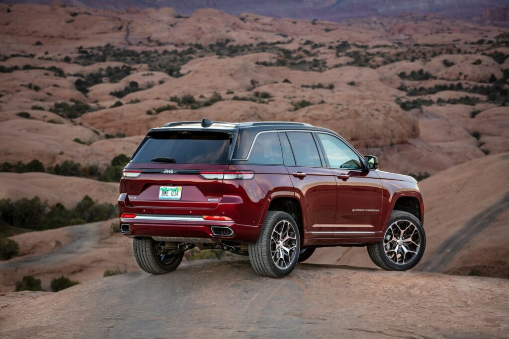  Over 200,000 Jeeps Have A Faulty Convenience Feature Owners Love