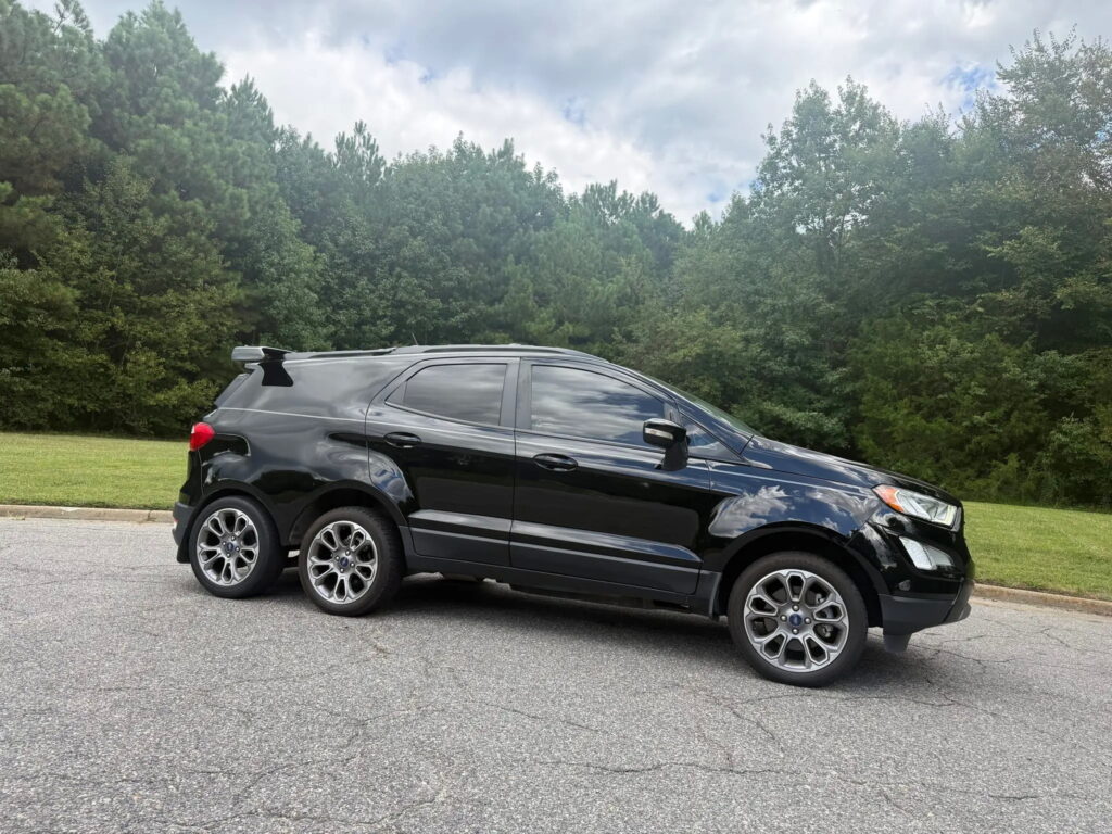  This Six-Wheeled Ford EcoSport Is A Monument To Questionable Decisions