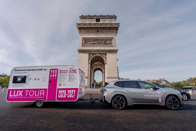 NEW BMW IX3 TOWS MOBILE PHOTO STUDIO 6